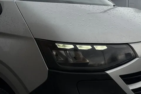 MF25JJU Volkswagen E-Transporter 100kW 65kWh Commerce Plus Van Auto Thumbnail #17