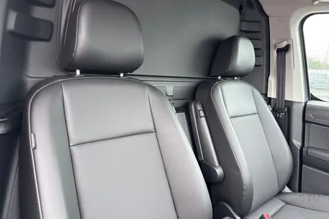 DF75HRK Volkswagen Caddy 1.5 TSI 116PS Commerce Pro Van DSG [Tech Pack] Thumbnail #24