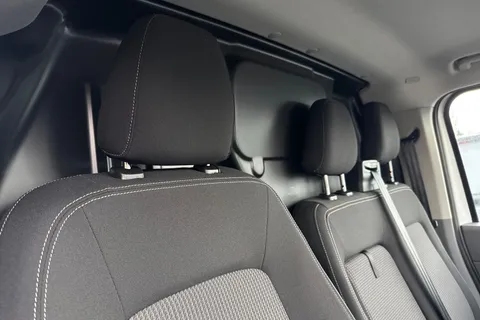 MF25JJU Volkswagen E-Transporter 100kW 65kWh Commerce Plus Van Auto Thumbnail #21