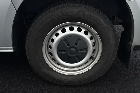 MF25JJU Volkswagen E-Transporter 100kW 65kWh Commerce Plus Van Auto Thumbnail #23