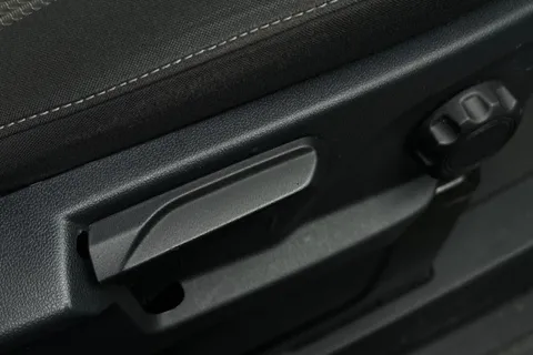 MF25HSZ Volkswagen Transporter 2.0 TDI 110 Commerce Plus Van Thumbnail #34