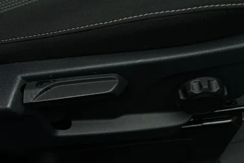 MF25JJU Volkswagen E-Transporter 100kW 65kWh Commerce Plus Van Auto Thumbnail #34