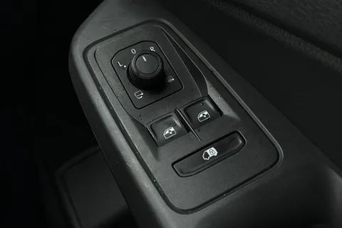 DF75HRK Volkswagen Caddy 1.5 TSI 116PS Commerce Pro Van DSG [Tech Pack] Thumbnail #38