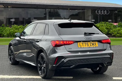 LT75ZWX Audi A3 Black Edition 40 TFSI e  204 PS S tronic Thumbnail #3