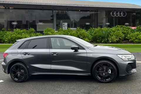 LT75ZWX Audi A3 Black Edition 40 TFSI e  204 PS S tronic Thumbnail #4