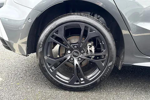 LT75ZWX Audi A3 Black Edition 40 TFSI e  204 PS S tronic Thumbnail #13