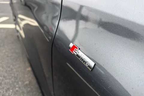 LT75ZWX Audi A3 Black Edition 40 TFSI e  204 PS S tronic Thumbnail #31