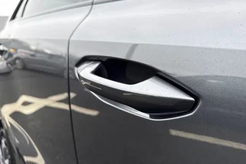 LT75ZWX Audi A3 Black Edition 40 TFSI e  204 PS S tronic Thumbnail #33