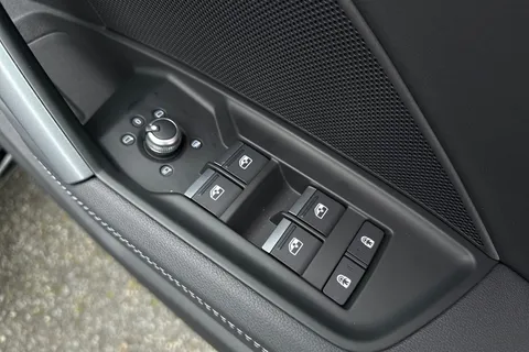 LT75ZWX Audi A3 Black Edition 40 TFSI e  204 PS S tronic Thumbnail #50