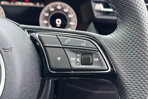 LT75ZWX Audi A3 Black Edition 40 TFSI e  204 PS S tronic Thumbnail #53