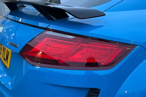 KR69YLM Audi TT Coup- Black Edition 45 TFSI quattro 245 PS S tronic Thumbnail #7