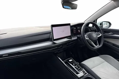 KP25HFW Volkswagen Golf 1.5 TSI 204 Style eHybrid 5dr DSG Thumbnail #3