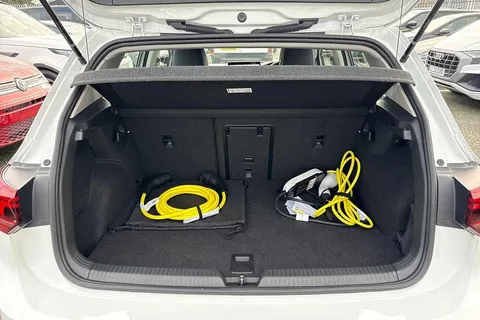 KP25HFW Volkswagen Golf 1.5 TSI 204 Style eHybrid 5dr DSG Thumbnail #10