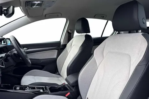 KP25HFW Volkswagen Golf 1.5 TSI 204 Style eHybrid 5dr DSG Thumbnail #11