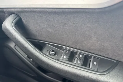 SB53SCB Audi A5 Cabriolet 2.0 TFSI S line S Tronic Euro 6 (s/s) 2dr Thumbnail #19