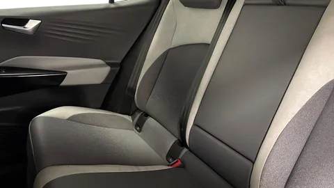 KS70KFZ Volkswagen ID.3 Pro Performance 58kWh 1ST Edition Auto 5dr Thumbnail #8