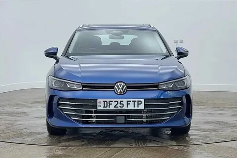 DF25FTP Volkswagen Passat 1.5 TSI eHybrid Life 5dr DSG **PAN ROOF, TOW BAR, INFO PACK** Thumbnail #7