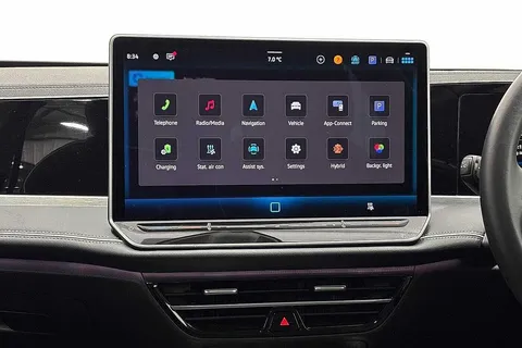 2025 2025 Volkswagen Passat 1.5 TSI eHybrid Life 5dr DSG **PAN ROOF, TOW BAR, INFO PACK** 2025 photo