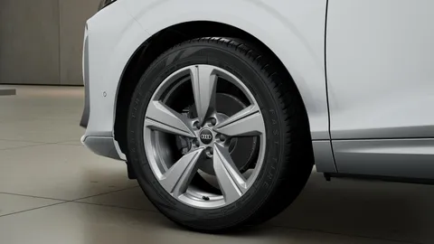  Audi Q3 1.5 TFSI S line S Tronic Euro 6 (s/s) 5dr Thumbnail #4