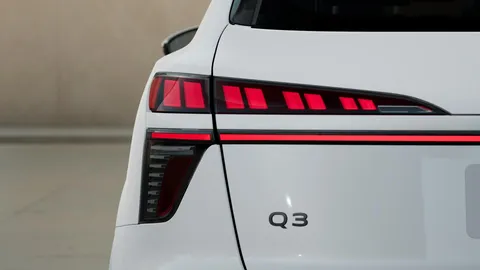  Audi Q3 1.5 TFSI S line S Tronic Euro 6 (s/s) 5dr Thumbnail #7