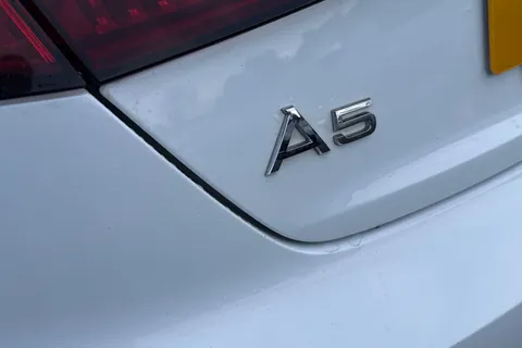 PY19XYV Audi A5 2.0 TFSI 35 S line Sportback S Tronic Euro 6 (s/s) 5dr Thumbnail #35