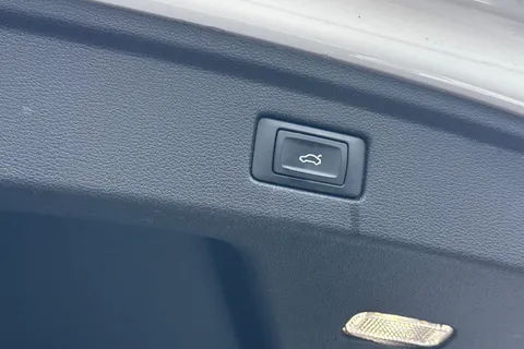 PY19XYV Audi A5 2.0 TFSI 35 S line Sportback S Tronic Euro 6 (s/s) 5dr Thumbnail #36