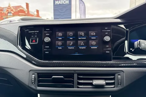 PK22DVW Volkswagen Polo 1.0 TSI Life Euro 6 (s/s) 5dr Thumbnail #18