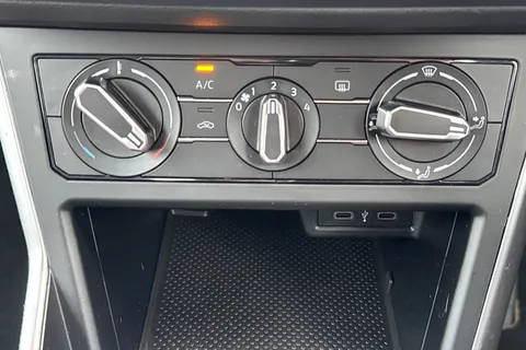 PK22DVW Volkswagen Polo 1.0 TSI Life Euro 6 (s/s) 5dr Thumbnail #23