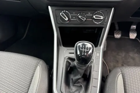 PK22DVW Volkswagen Polo 1.0 TSI Life Euro 6 (s/s) 5dr Thumbnail #24