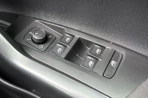 PK22DVW Volkswagen Polo 1.0 TSI Life Euro 6 (s/s) 5dr Thumbnail #40