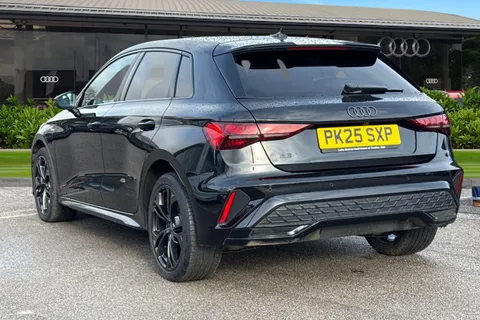 PK25SXP Audi A3 Black Edition 40 TFSI e  204 PS S tronic Thumbnail #3