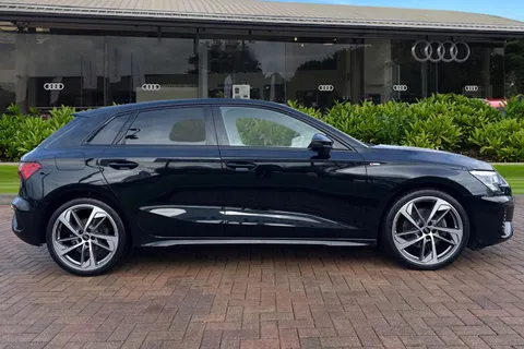 KW73SWY Audi A3 Black Edition 35 TDI 150 PS S tronic Thumbnail #4