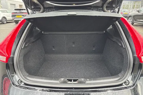 DL17BSO Volvo V40 2.0 D2 R-Design Pro Euro 6 (s/s) 5dr Thumbnail #7