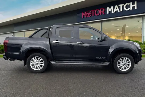 BA69WCF Isuzu D-Max 1.9 TD Blade 4WD Euro 6 4dr Thumbnail #4
