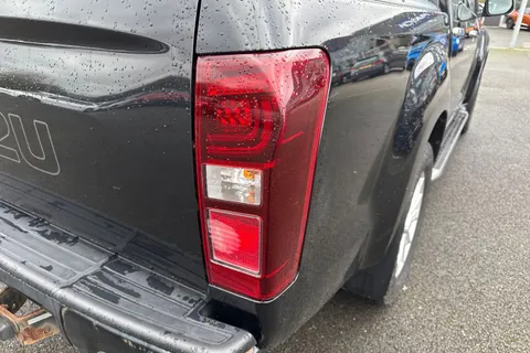 BA69WCF Isuzu D-Max 1.9 TD Blade 4WD Euro 6 4dr Thumbnail #8