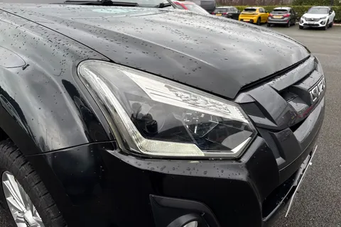 BA69WCF Isuzu D-Max 1.9 TD Blade 4WD Euro 6 4dr Thumbnail #9