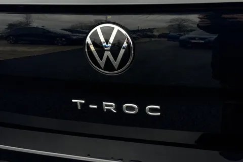 MP23JHL Volkswagen T-Roc 1.0 TSI Style 5dr **BLACK DESIGN PACK, REAR CAM** Thumbnail #26