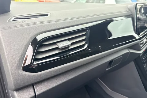 MP23JHL Volkswagen T-Roc 1.0 TSI Style 5dr **BLACK DESIGN PACK, REAR CAM** Thumbnail #30