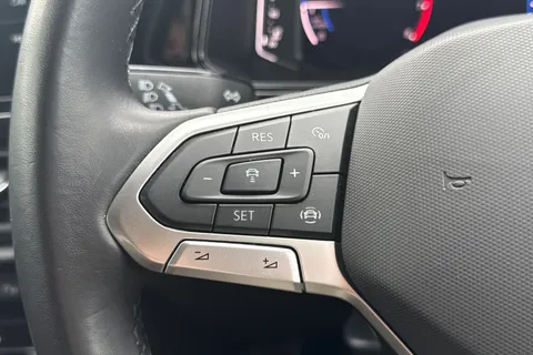 MP23JHL Volkswagen T-Roc 1.0 TSI Style 5dr **BLACK DESIGN PACK, REAR CAM** Thumbnail #31