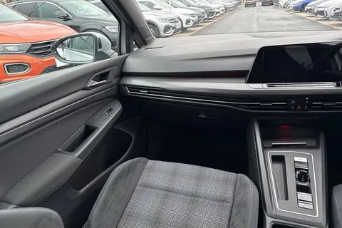 VA21KYG Volkswagen Golf 1.4 TSI GTE 5dr DSG Thumbnail #21