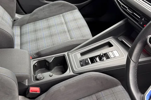 VA21KYG Volkswagen Golf 1.4 TSI GTE 5dr DSG Thumbnail #24