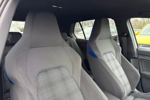 VA21KYG Volkswagen Golf 1.4 TSI GTE 5dr DSG Thumbnail #25