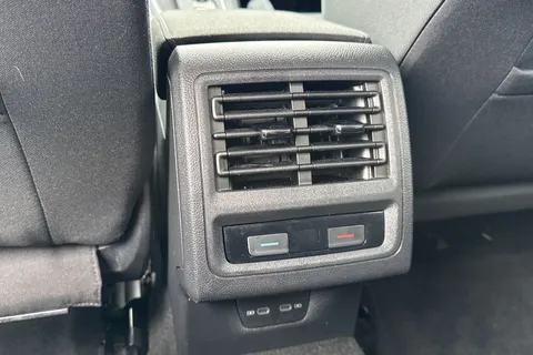 VA21KYG Volkswagen Golf 1.4 TSI GTE 5dr DSG Thumbnail #30