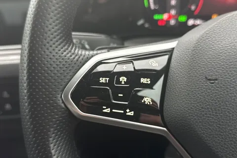 VA21KYG Volkswagen Golf 1.4 TSI GTE 5dr DSG Thumbnail #32