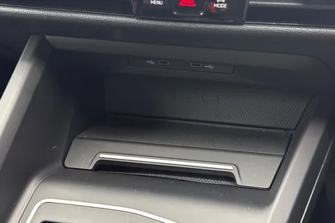 VA21KYG Volkswagen Golf 1.4 TSI GTE 5dr DSG Thumbnail #36