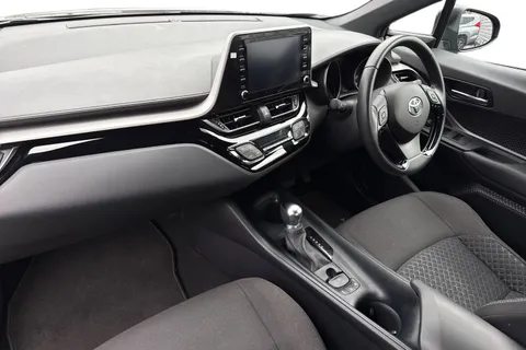 LS73HYO Toyota C-Hr 1.8 VVT-h Icon CVT Euro 6 (s/s) 5dr Thumbnail #16