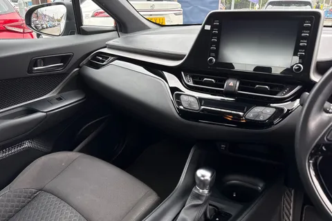LS73HYO Toyota C-Hr 1.8 VVT-h Icon CVT Euro 6 (s/s) 5dr Thumbnail #21