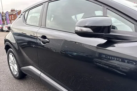 LS73HYO Toyota C-Hr 1.8 VVT-h Icon CVT Euro 6 (s/s) 5dr Thumbnail #28