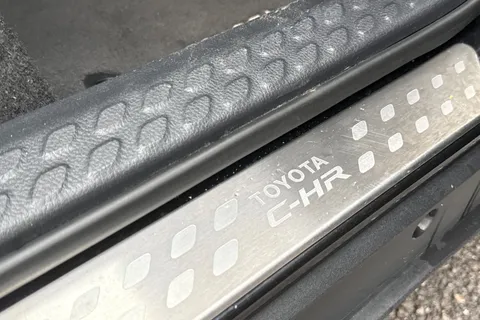 LS73HYO Toyota C-Hr 1.8 VVT-h Icon CVT Euro 6 (s/s) 5dr Thumbnail #34