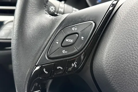 LS73HYO Toyota C-Hr 1.8 VVT-h Icon CVT Euro 6 (s/s) 5dr Thumbnail #39